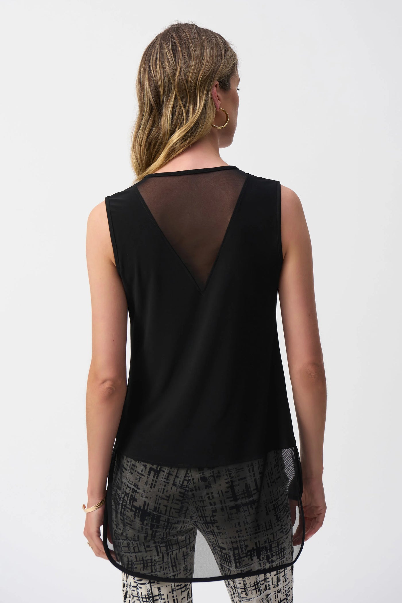 251091 Silky Knit & Stretch Mesh Sleeveless Top