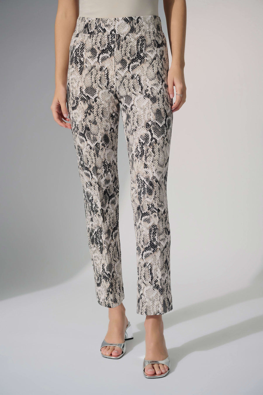 252238 Classic Slim Leg Animal Print Pant