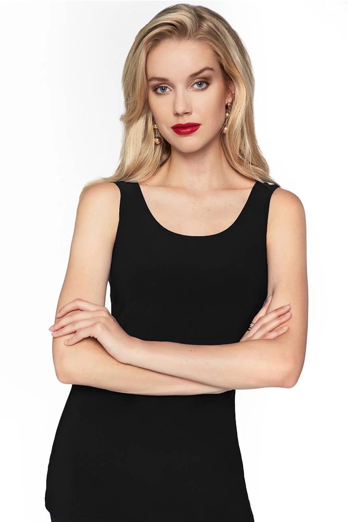 010 WHITE Scoop Neck Singlet With Bust Dart