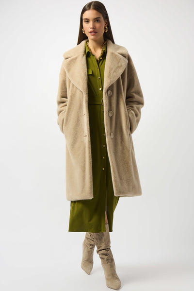 243902F25  Luxury Faux Fur Coat