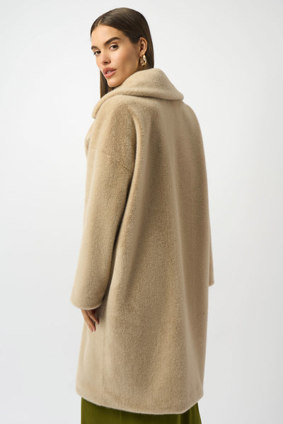 243902F25  Luxury Faux Fur Coat