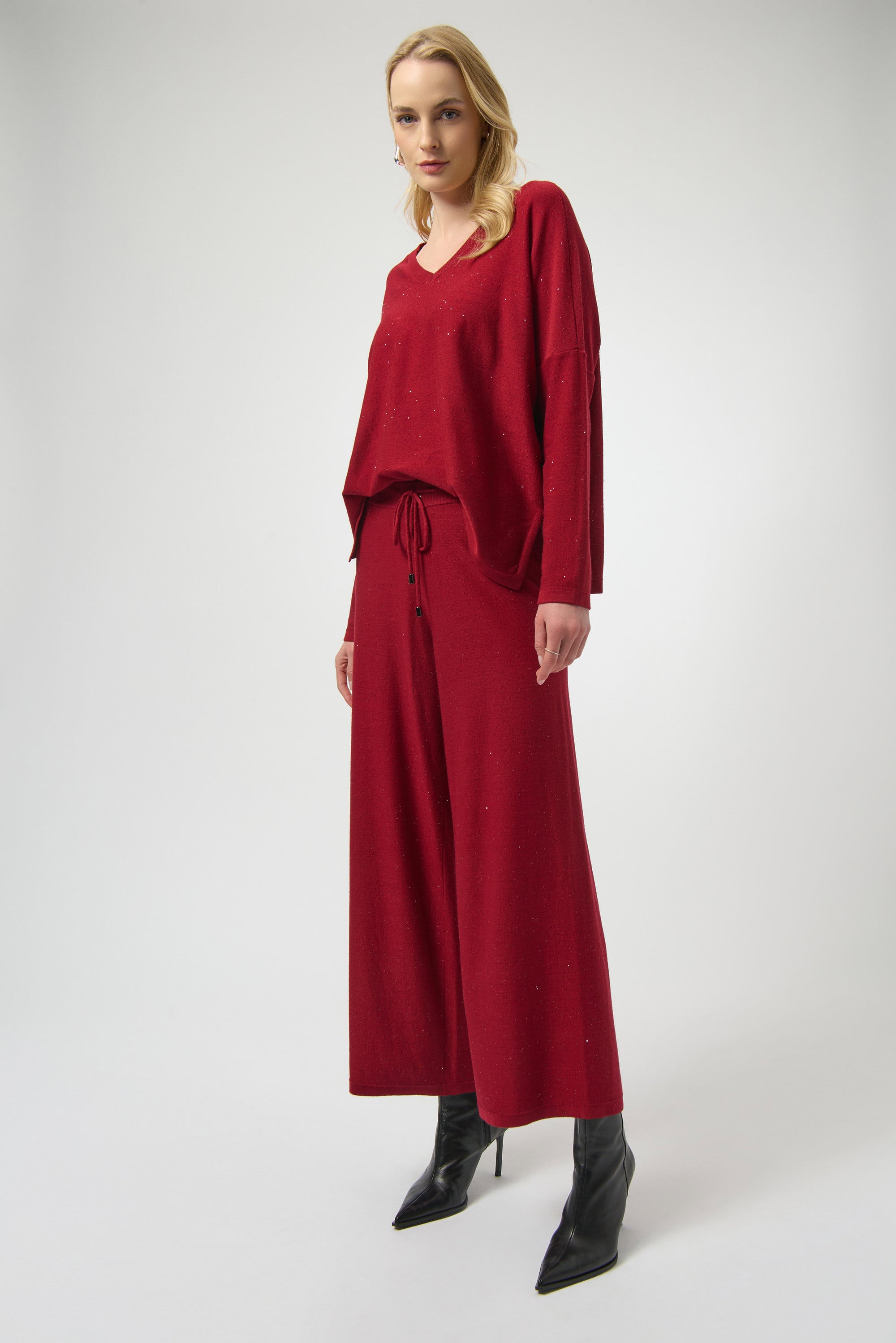 244921F25  V Neck Boxy Shimmer Knit Jumper