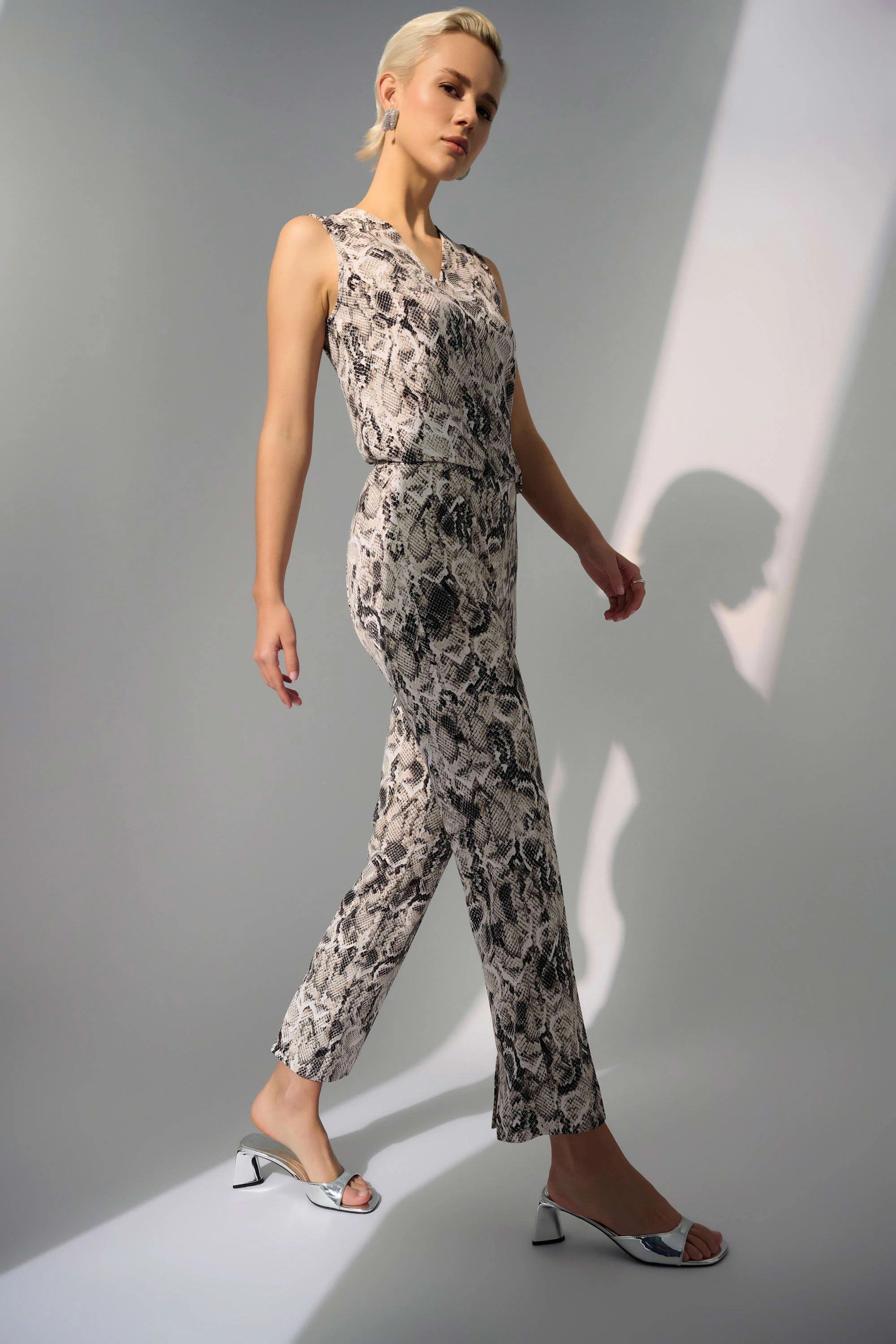 252238 Classic Slim Leg Animal Print Pant