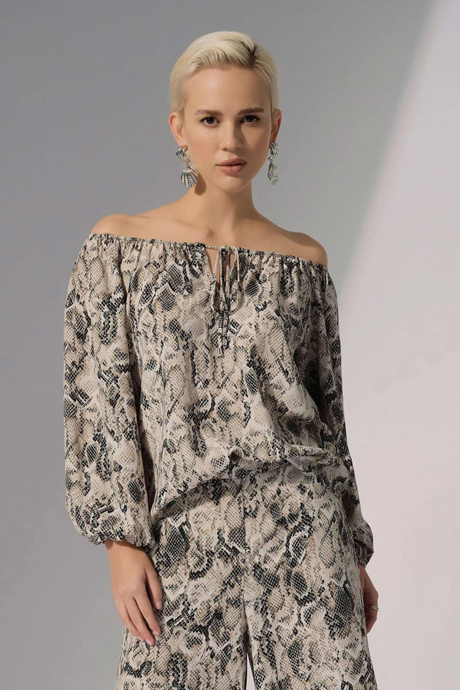 252241 Animal Print Off-Shoulder Blouse