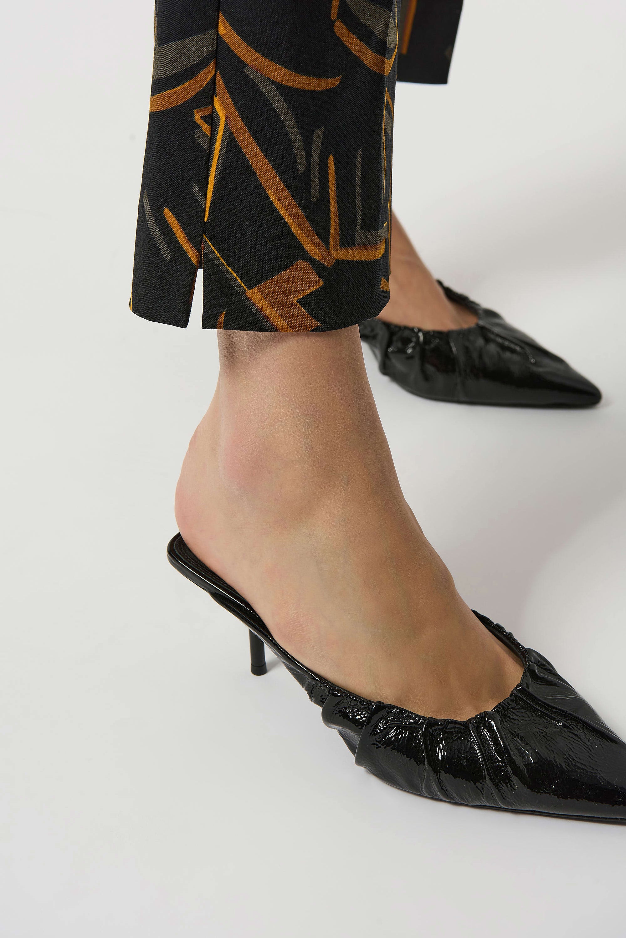 253268-1  Golden Millennium Pattern Straight Leg Pant