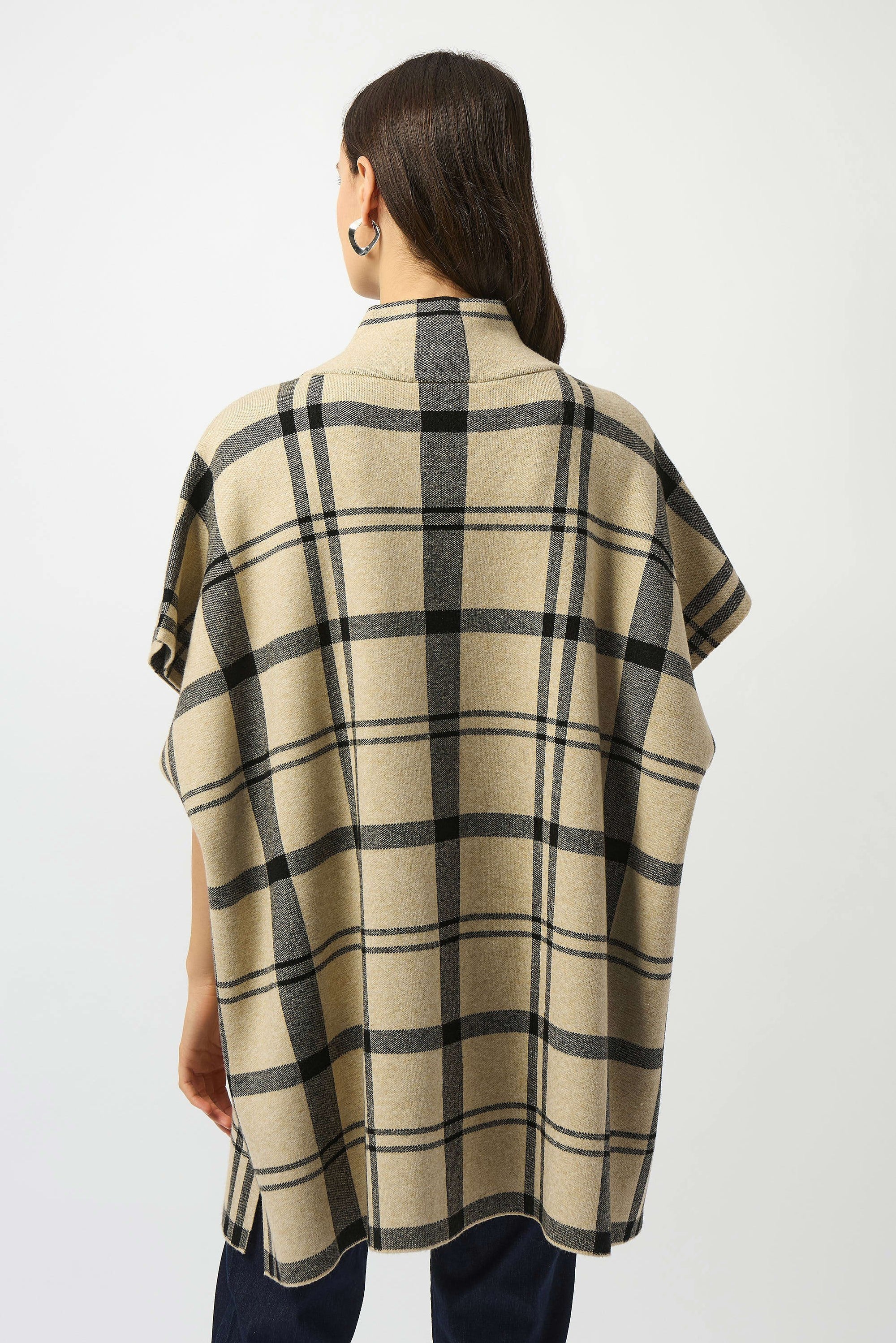 253903   Plaid Jacquard Knit Button Cape