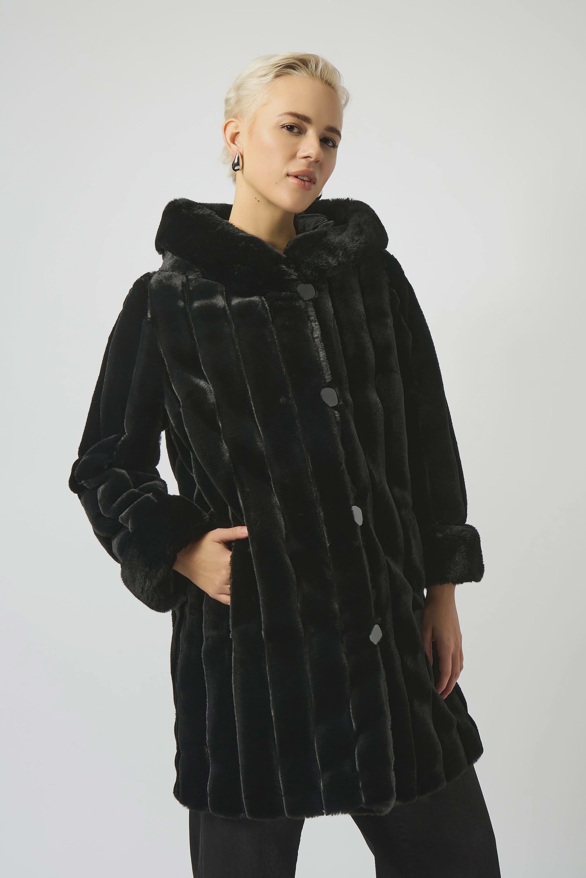 253926B - Black Reversible Faux Mink Coat