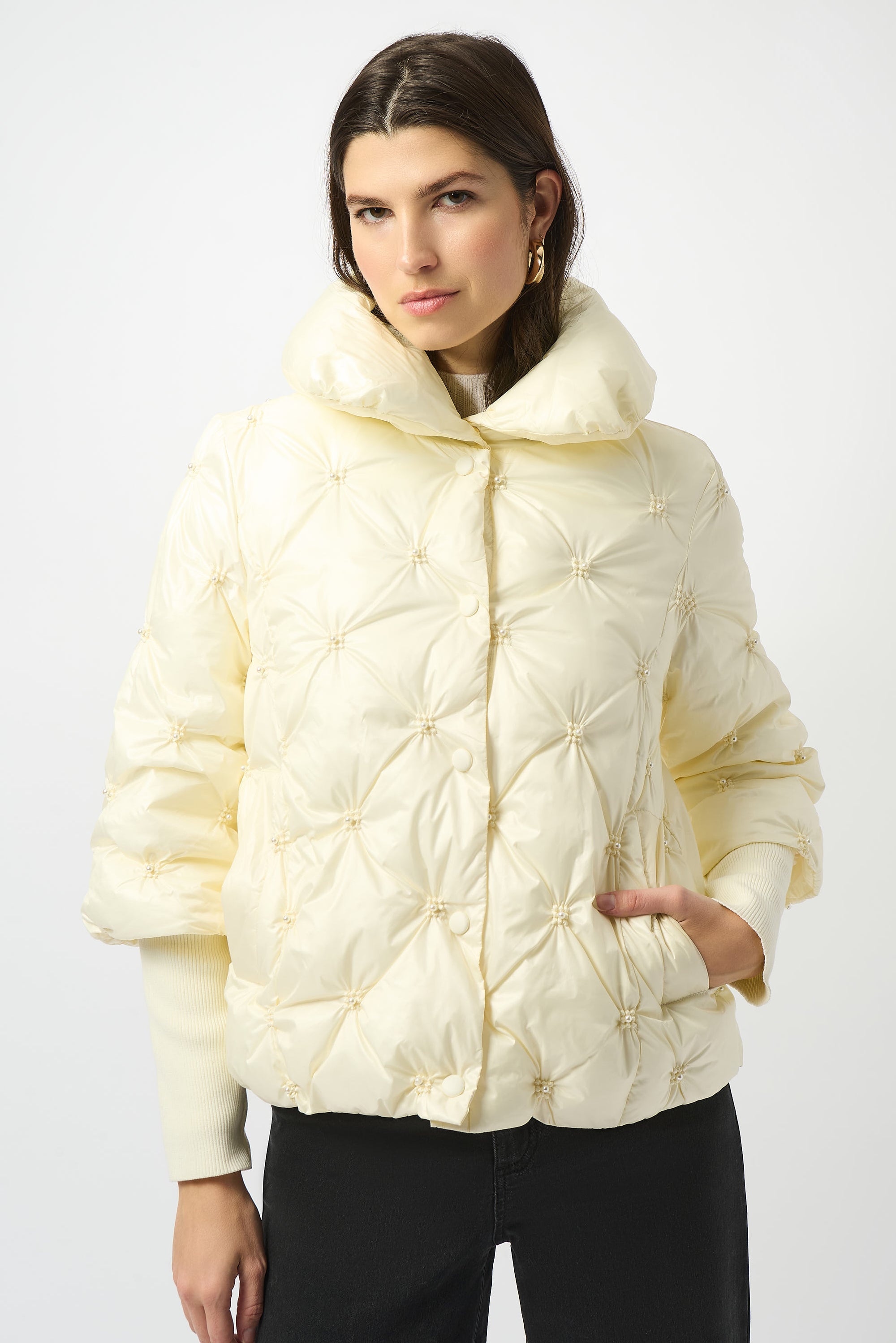 253931 Winter White Pearl Tuck Quilted Puffer