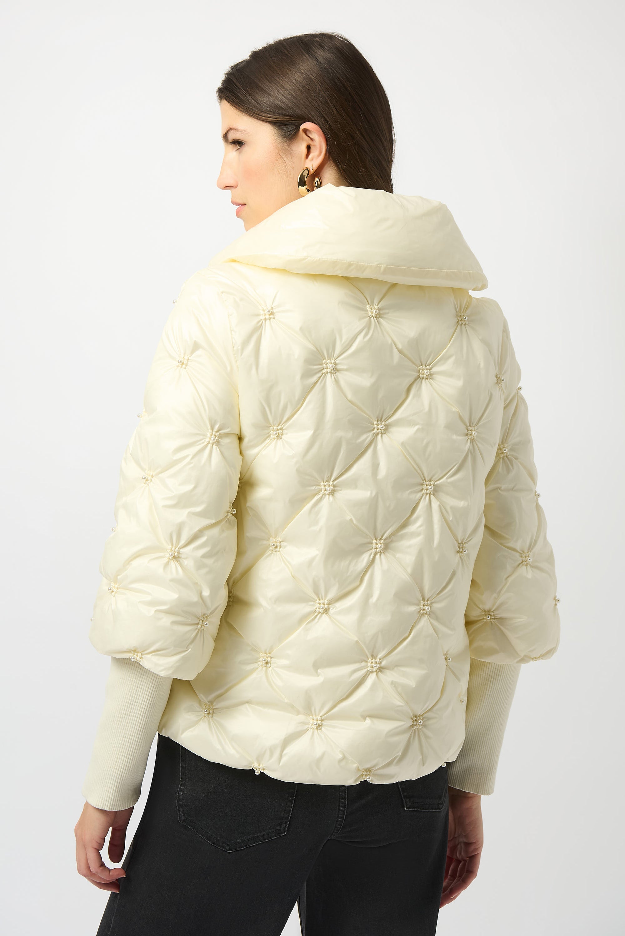 253931 Winter White Pearl Tuck Quilted Puffer