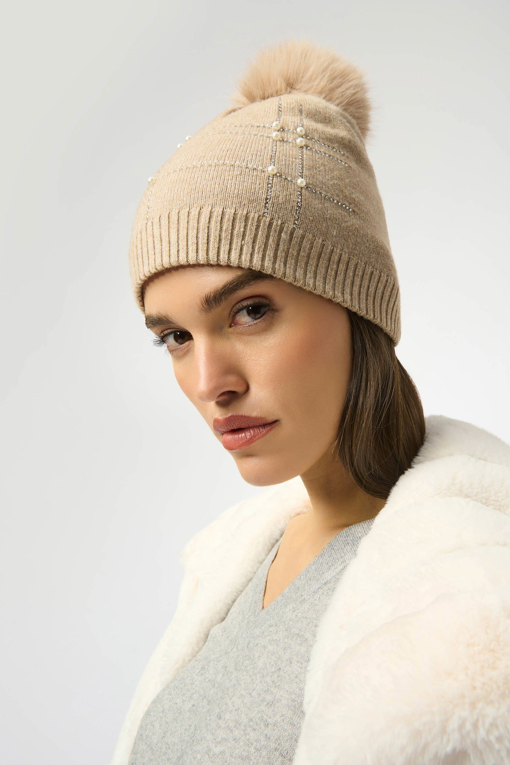 253969 Late Knitted Faux Fur & Pompom Hat