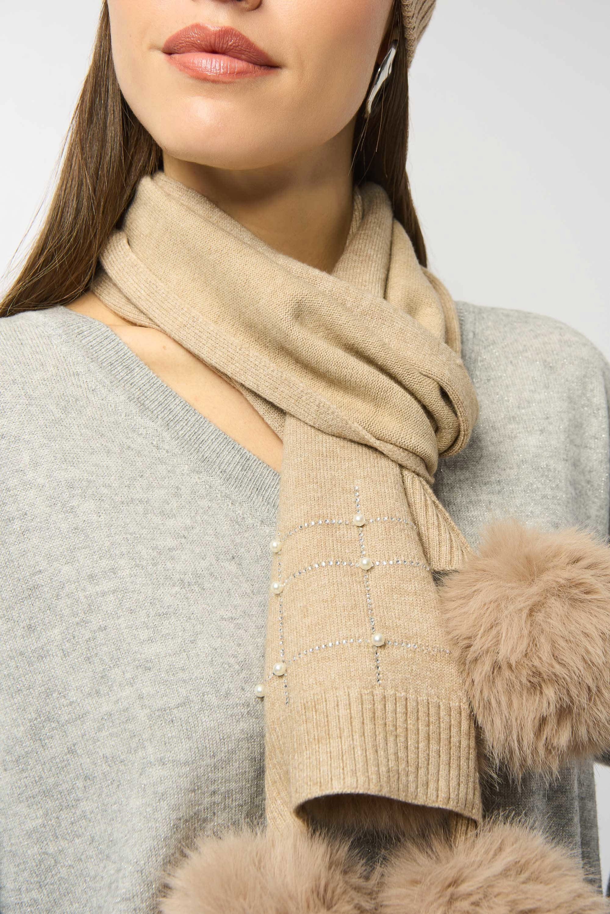 253970  Late Knitted Faux Fur & Pompom Scarf