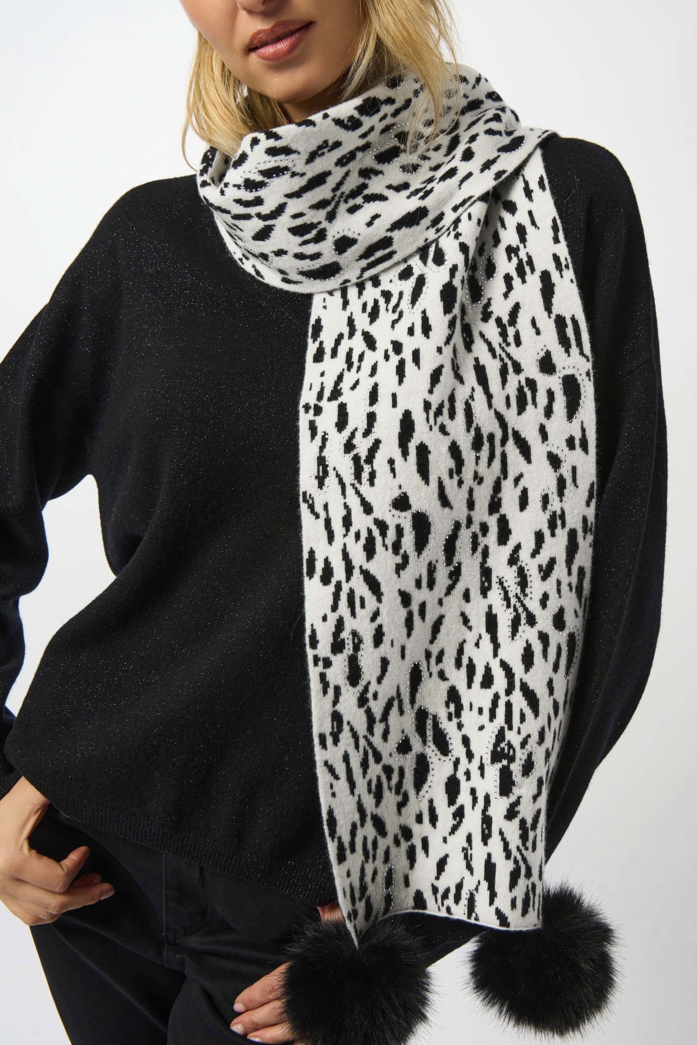 253972 Snow Leopard Cozy Rayon Knit Scarf