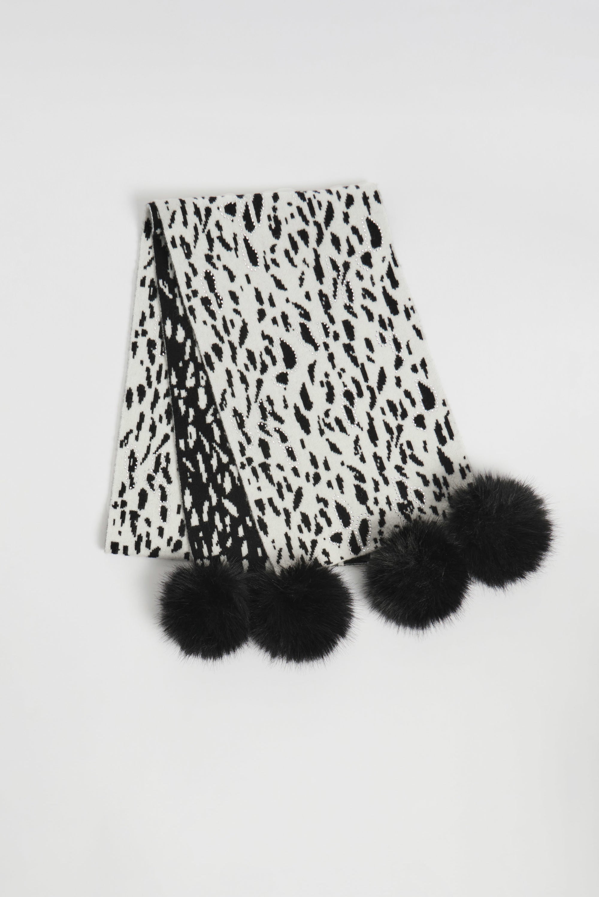 253972 Snow Leopard Cozy Rayon Knit Scarf
