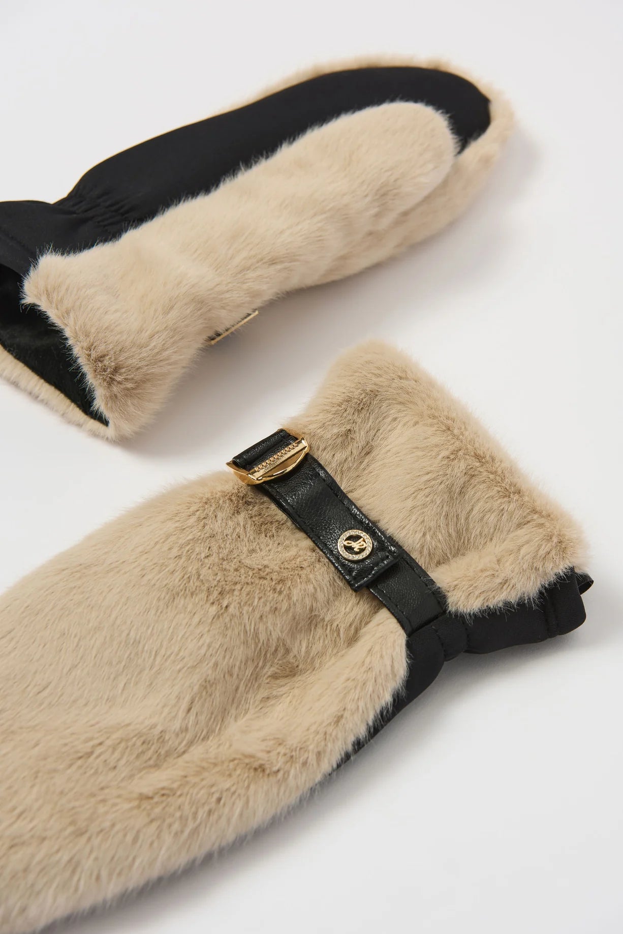 253977 Camel Faux Fur Mittens