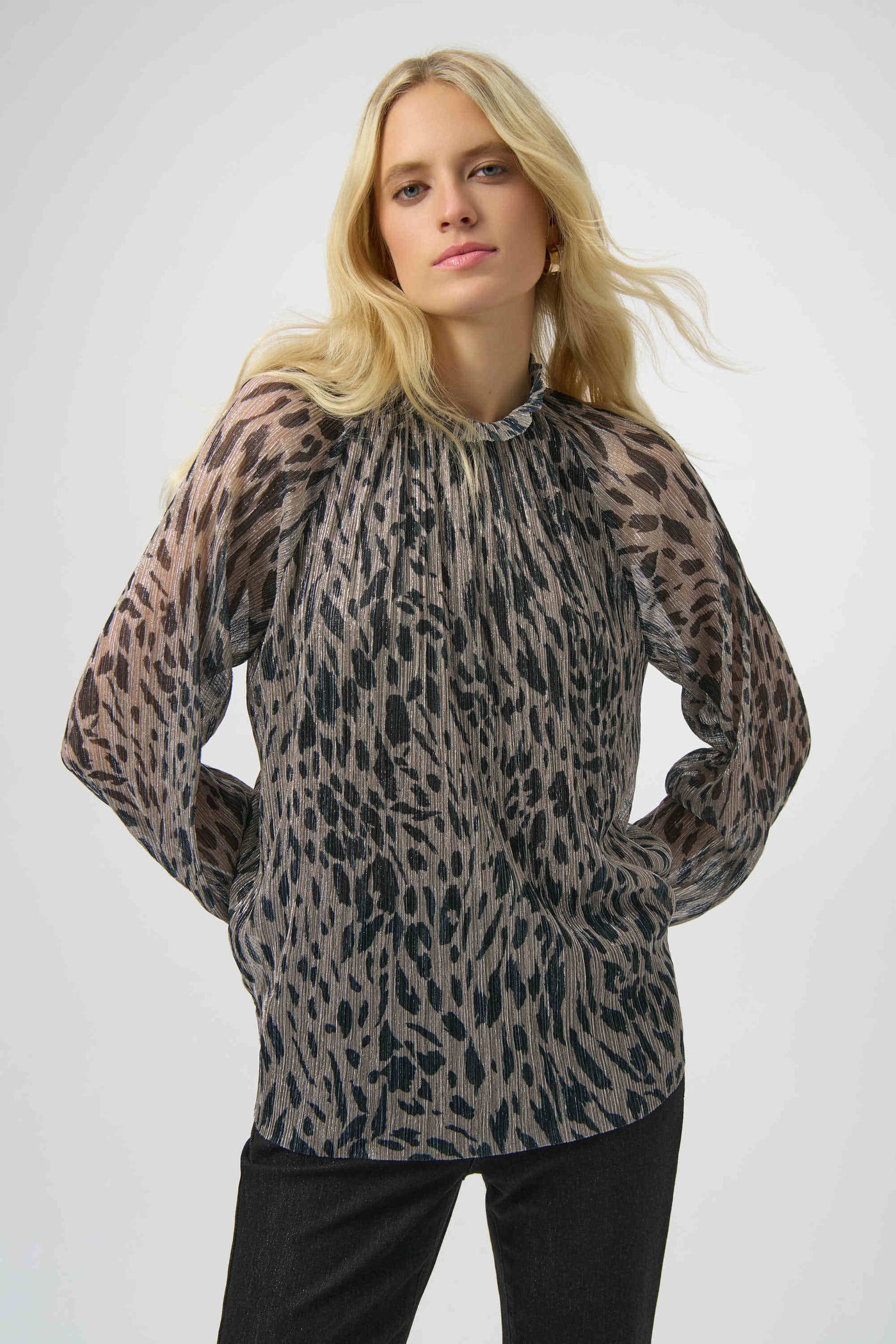254140 Plissé Mesh Animal Print Pleat Blouse