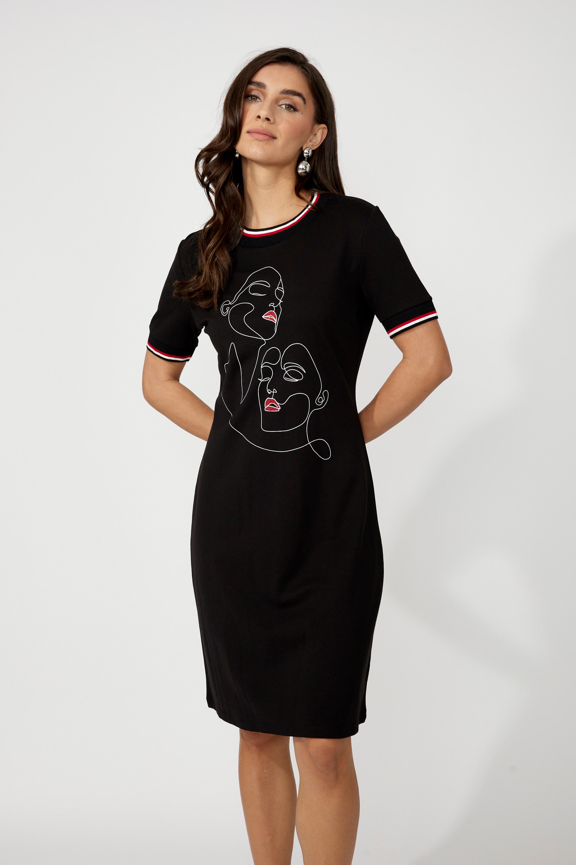 256819U   Faces Crew Neck Ponti T Dress