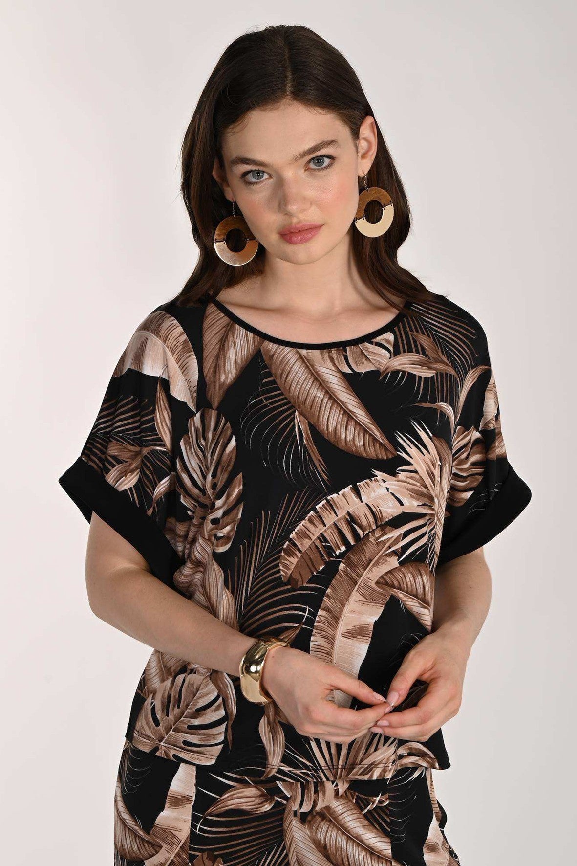 FL261323 Latte In Hawaii Print Shell Top