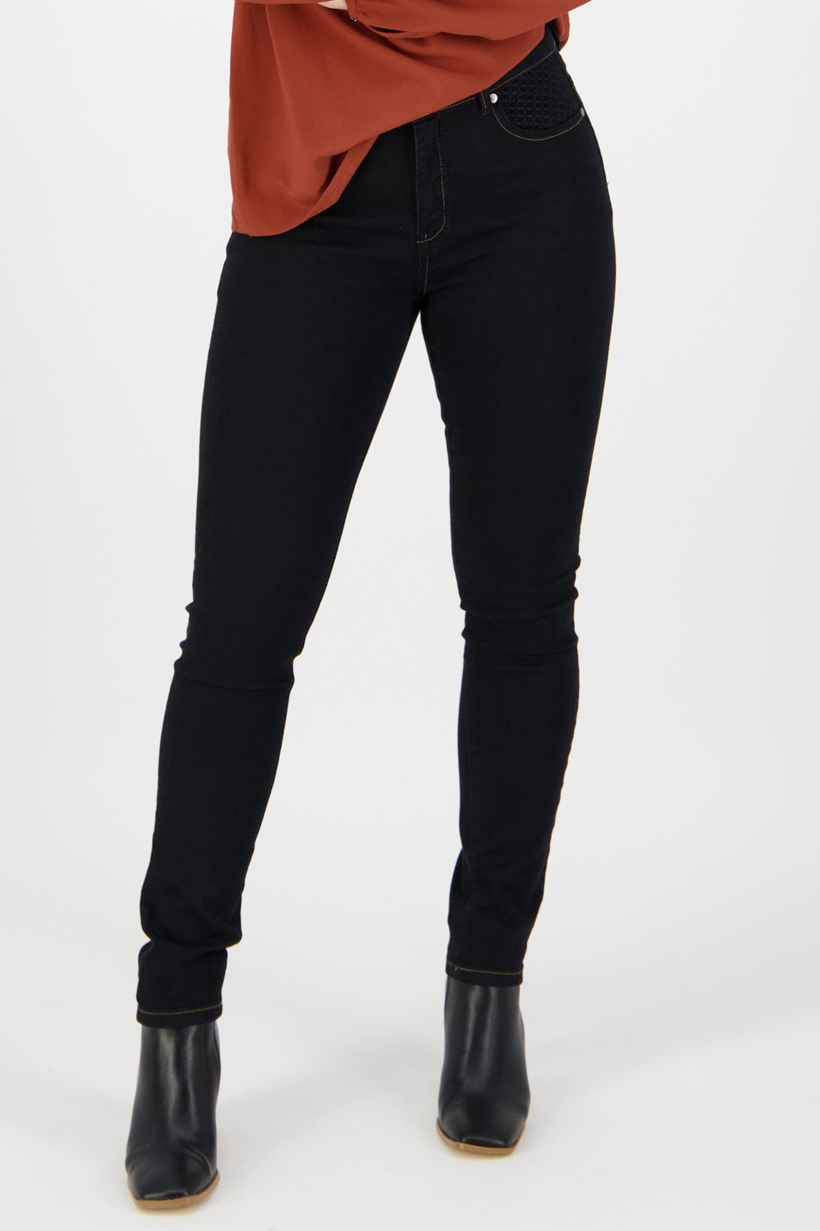 5535 BLACK Skinny Leg Stretch Jean with Pocket Embroidery