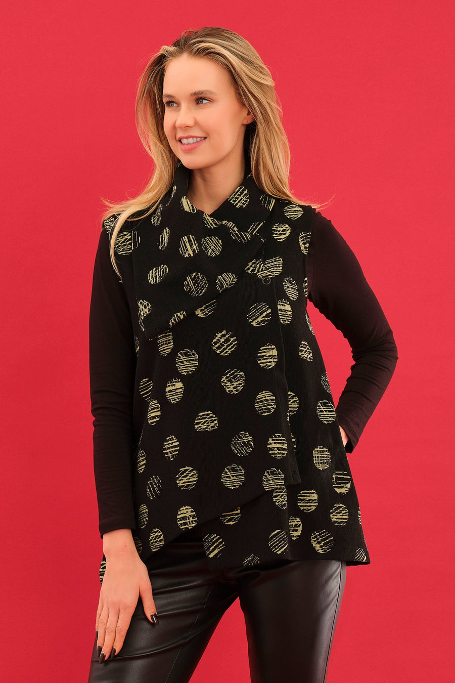 D75143 Waffle Dot Lite Viscose Jacquard Knit Vest