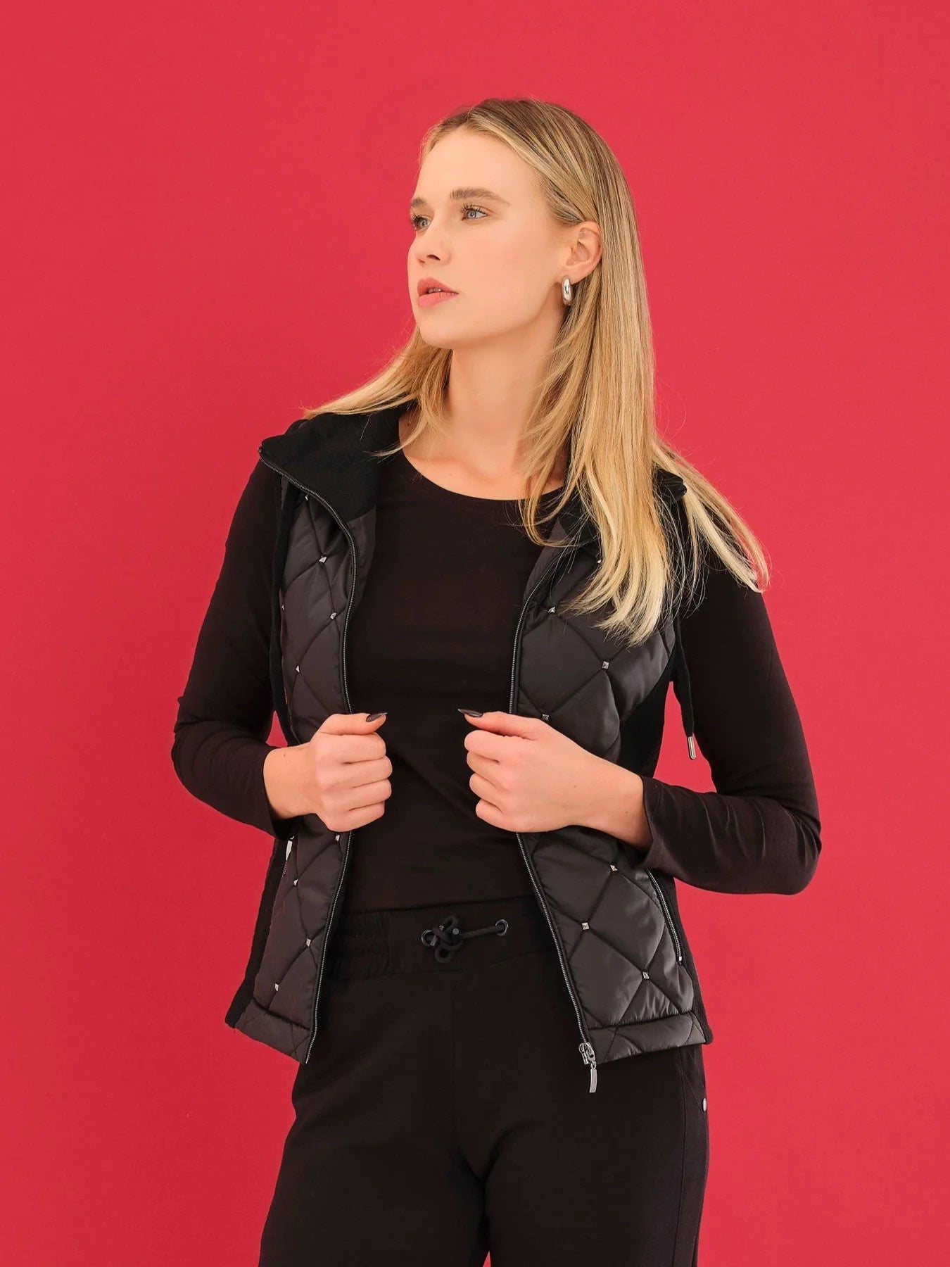 D75155 BLACK Zip-Up Stud Quilt Vest