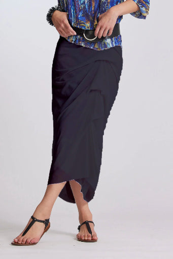 3946 BLACK Side Tuck Skirt