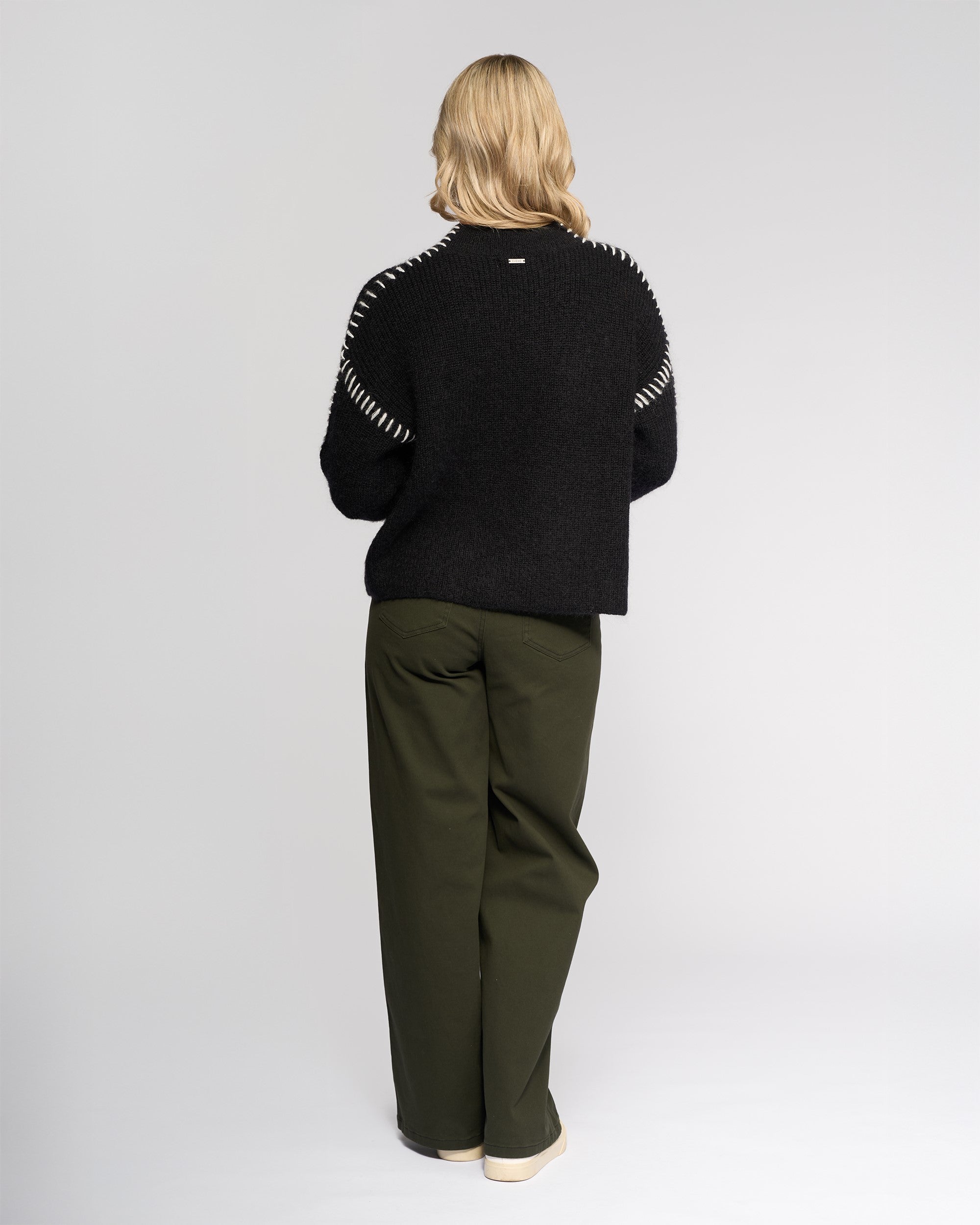 VK2041 Mohair Wool Stitch Detail Weekend Sweater