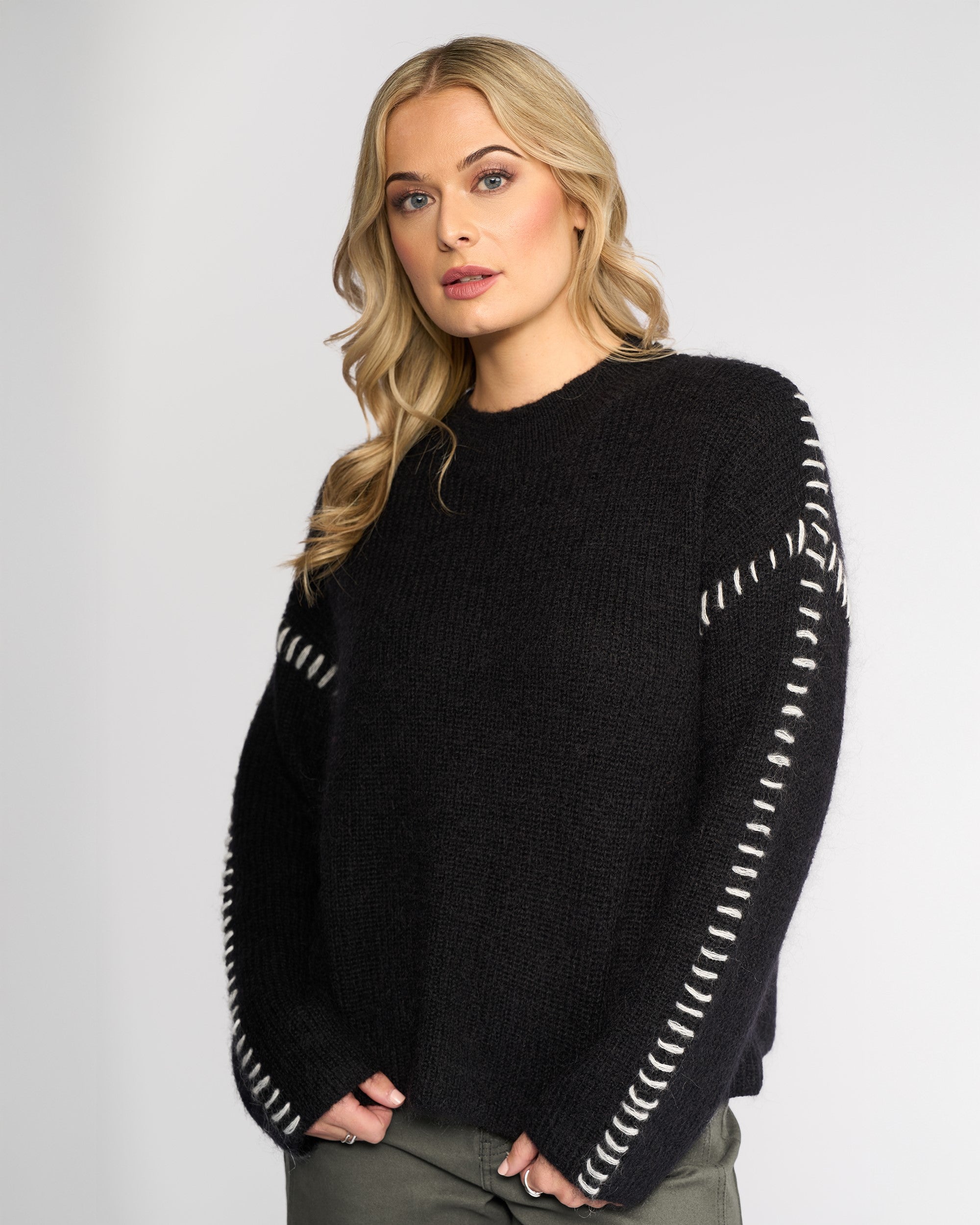 VK2041 Mohair Wool Stitch Detail Weekend Sweater