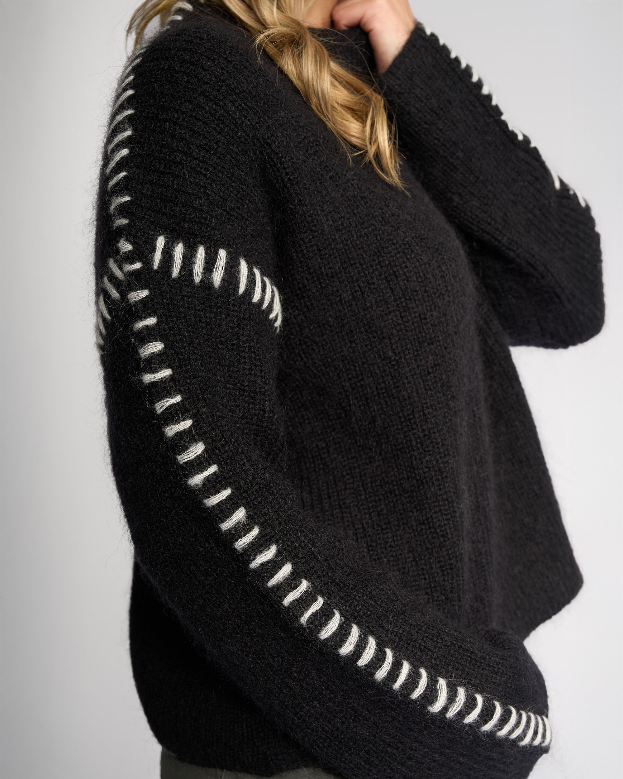 VK2041 Mohair Wool Stitch Detail Weekend Sweater