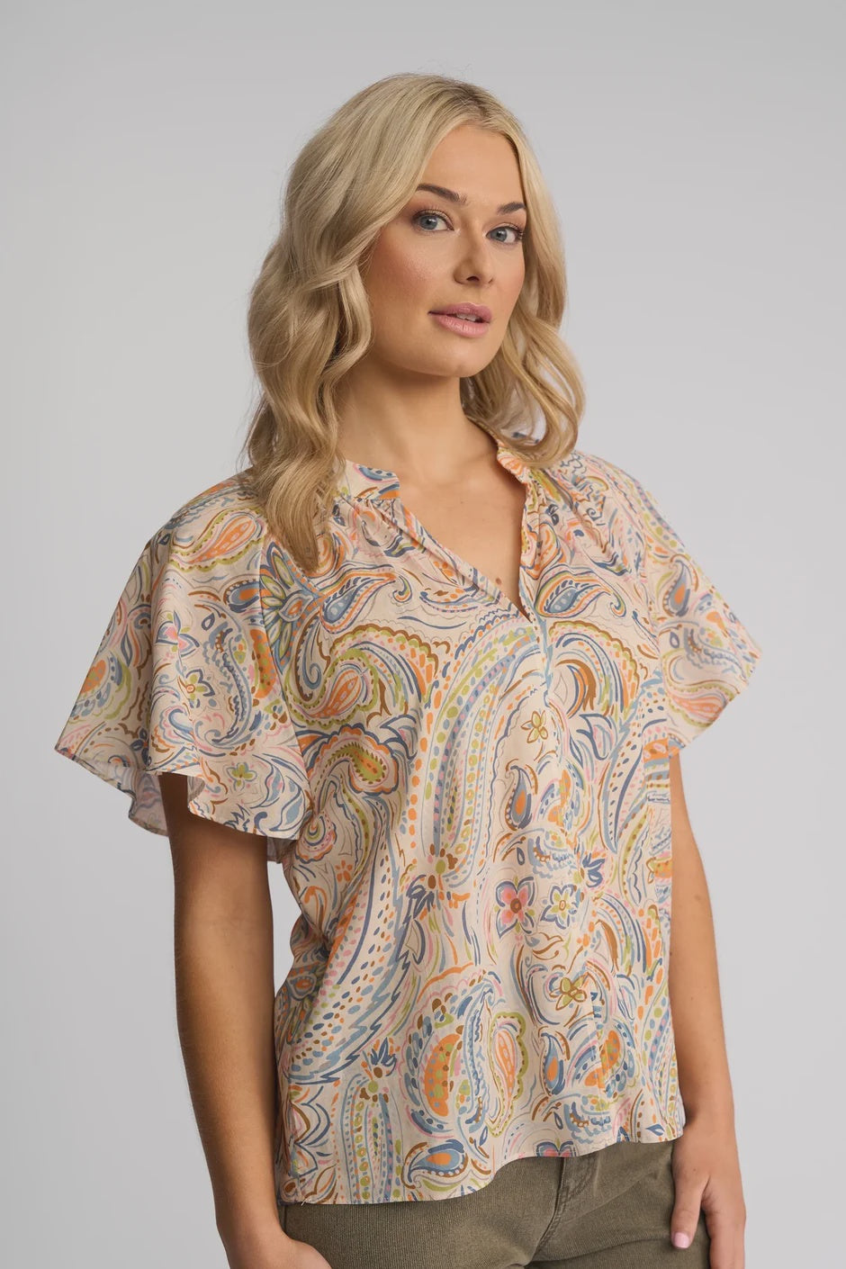 VS4518P PAISLEY Print Puff Sleeve V-neck Breeze Top