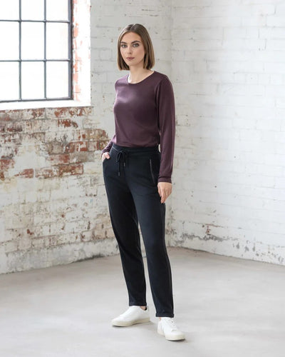 V5041 NAVY MERINO Classic Leg Pocketed Weekender Pants