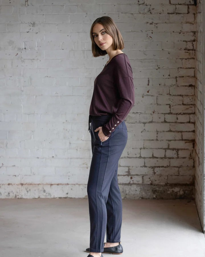 V5041 NAVY MERINO Classic Leg Pocketed Weekender Pants