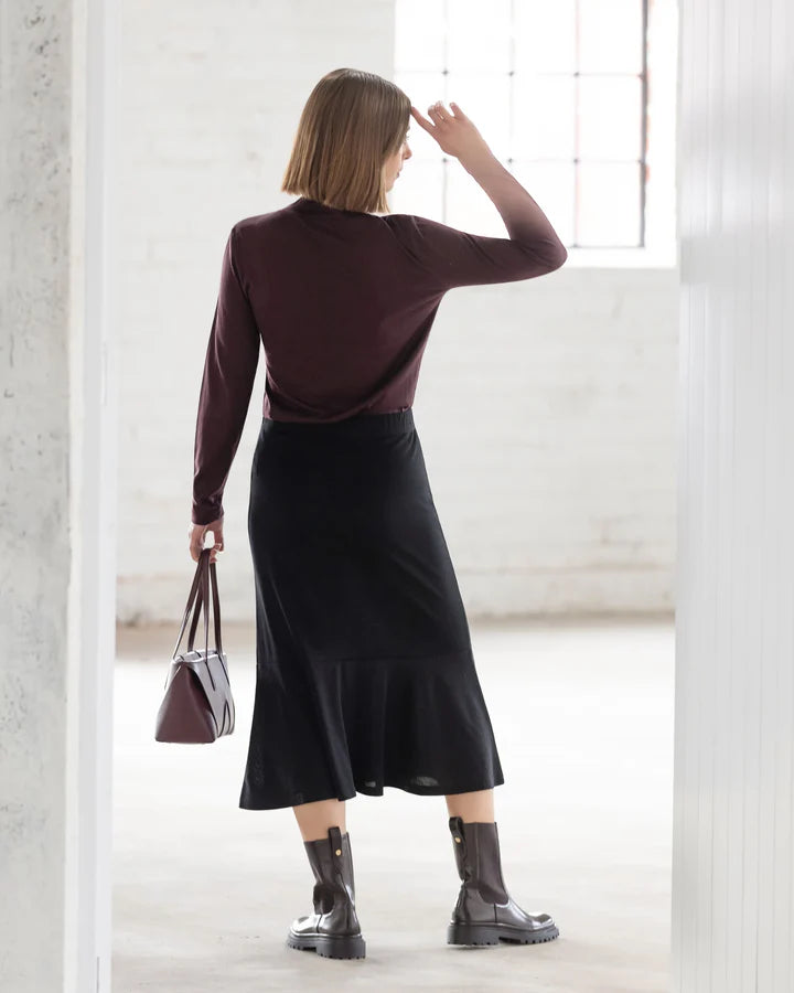 V7052 BLACK MERINO Flute Skirt