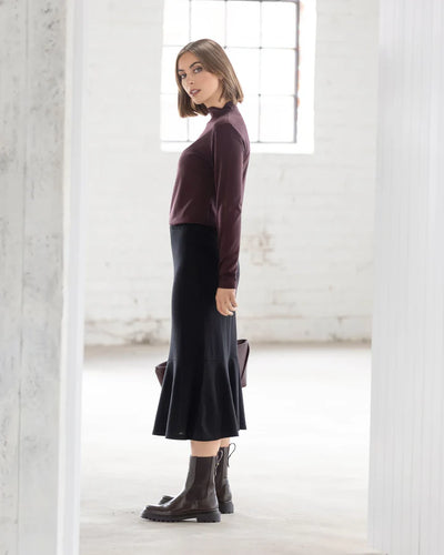 V7052 BLACK MERINO Flute Skirt